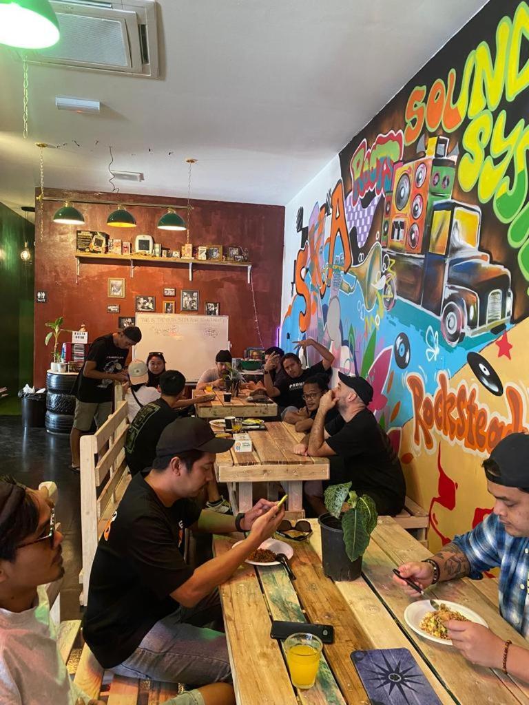 H2 Worldpackers , The Social Hotel Kota Kinabalu Bagian luar foto